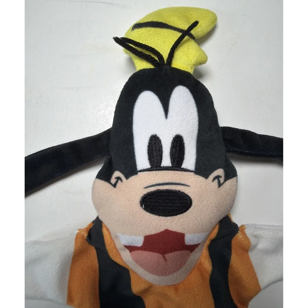 Melissa & Doug Disney Soft Hand Puppet Goofy